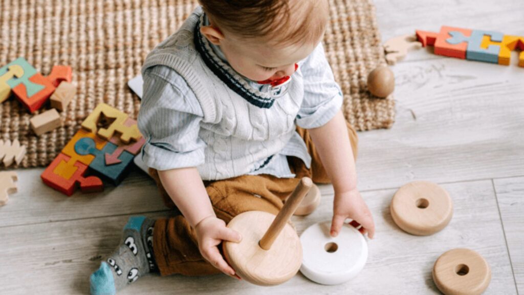 Independent Play for Toddlers: How to Encourage It