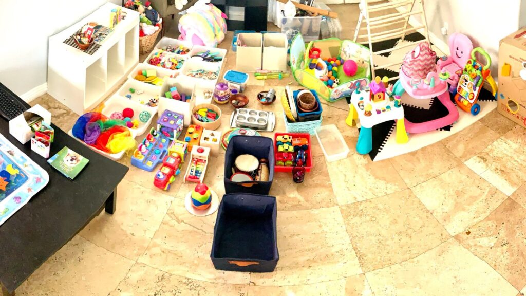 Organizing Toy Rotation in a Play Space