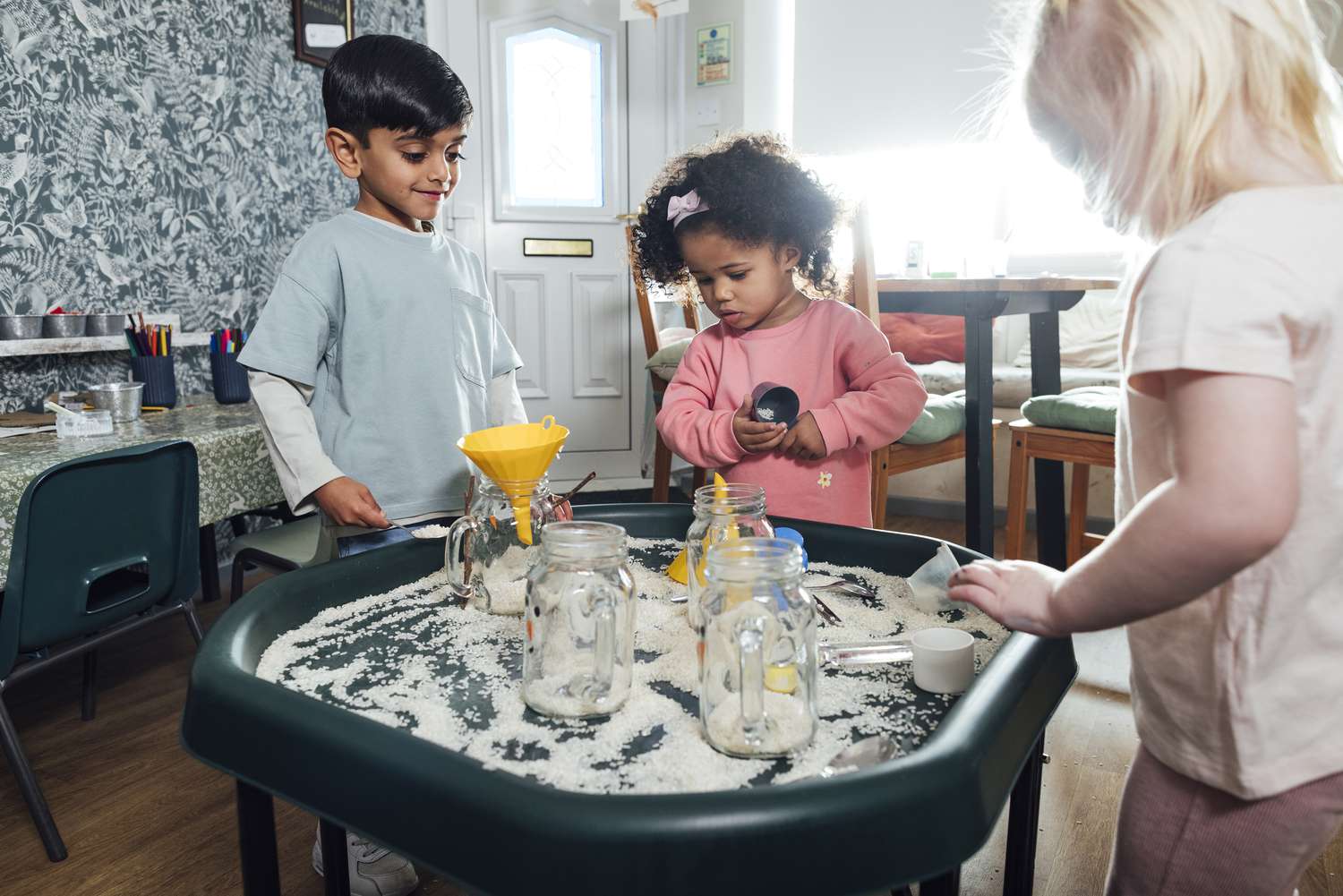 Smell and sound games heighten curiosity